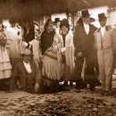 1888 Concha Leon (center) - (My great great grandmother)